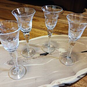 4 x ETCHED CRYSTAL Vintage etched liquor liqueur shot glasses Mint condition